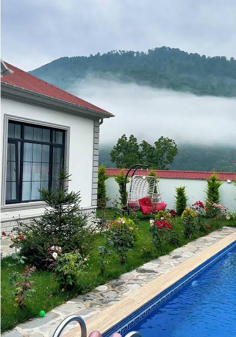 Bakıda yaşayış binasında yanğın: 3 nəfər xəsarət alıb