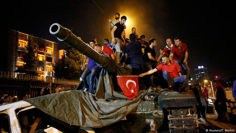 15 İyul çevriliş cəhdi: Türkiyədə demokratiyanın müdafiəsi ilə nəticələnən tarixi gecə