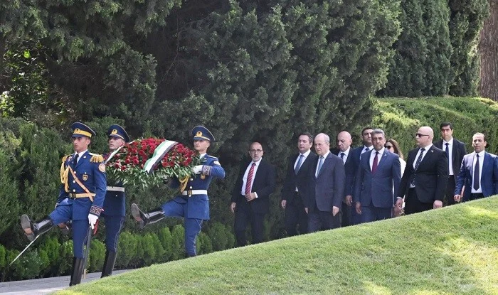 Fələstinin Baş naziri Fəxri xiyabanda Heydər Əliyevin məzarını ziyarət etdi