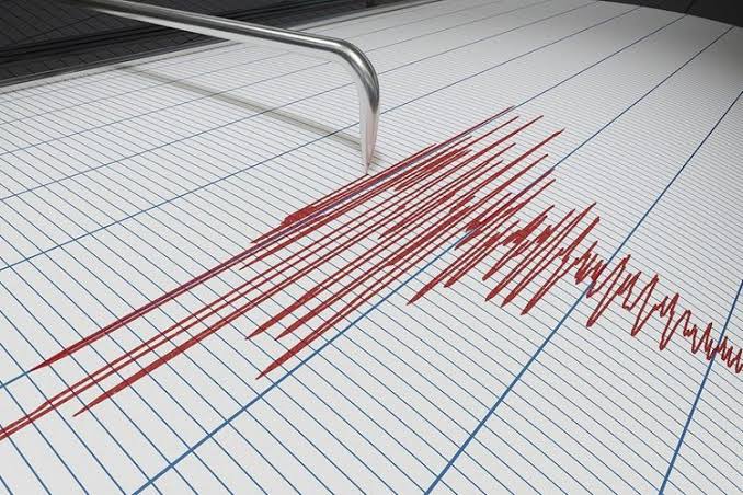 İranda beş dəqiqə fərqlə iki güclü zəlzələ baş verib