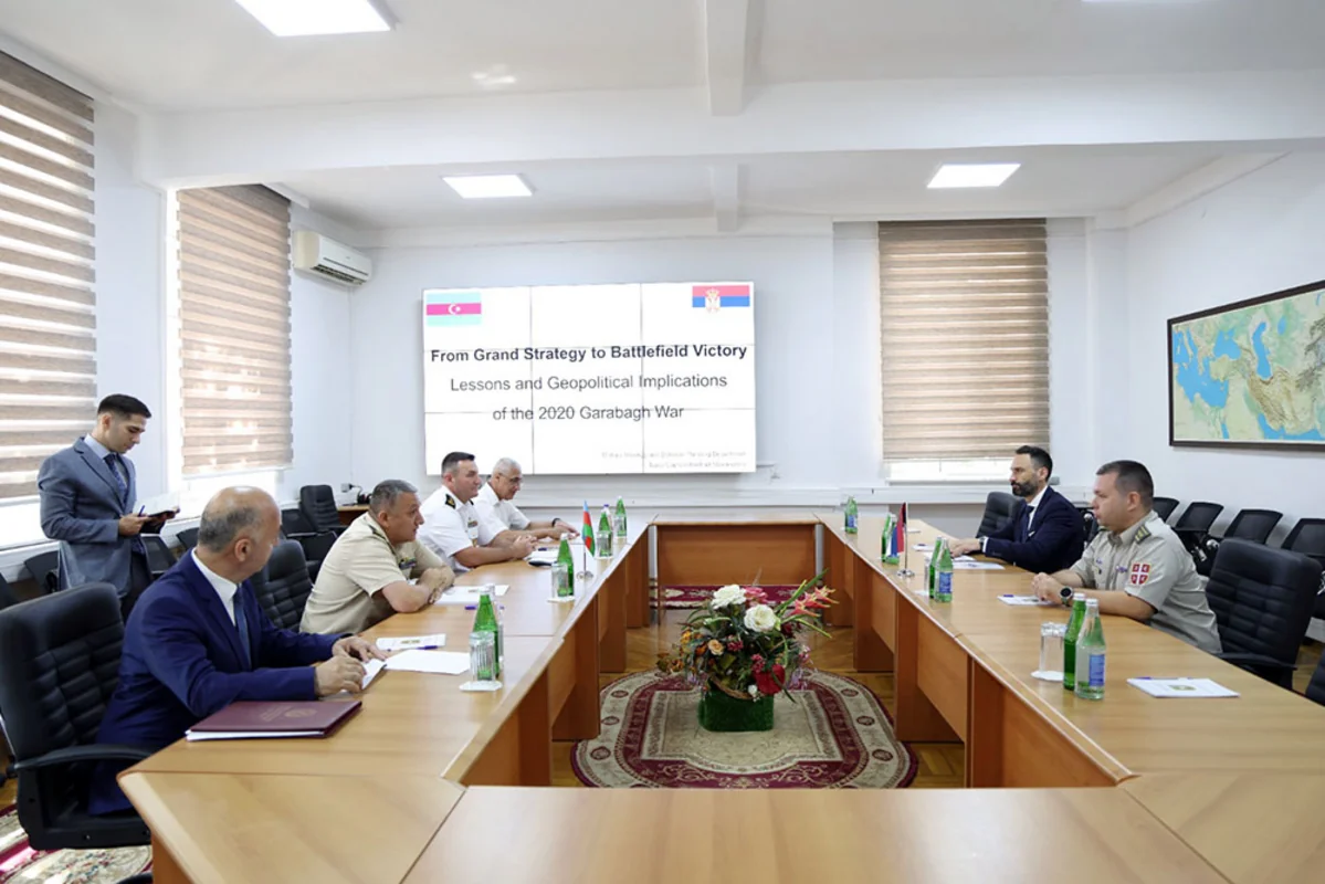 Serbiya Müdafiə Nazirliyinin nümayəndə heyəti Azərbaycanda səfərdədir