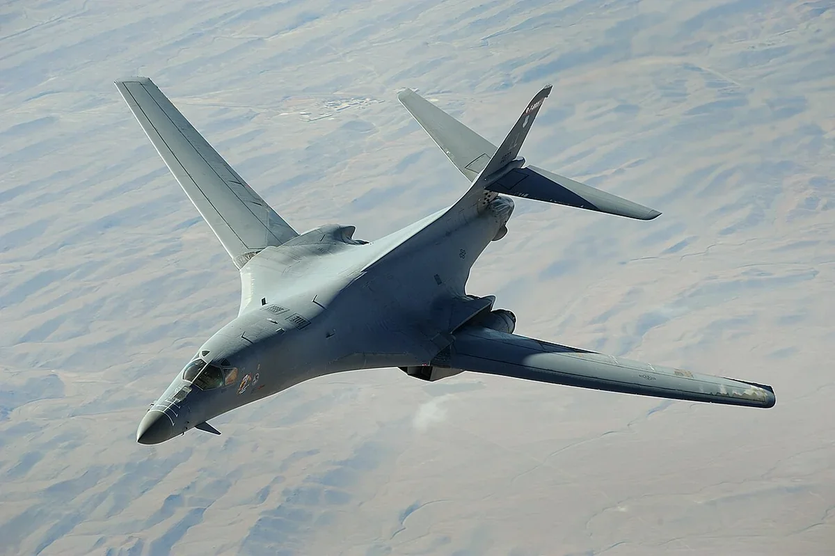 ABŞ İrana qarşı ilk dəfə B-1 Lancer bombardmançısından istifadə etdi