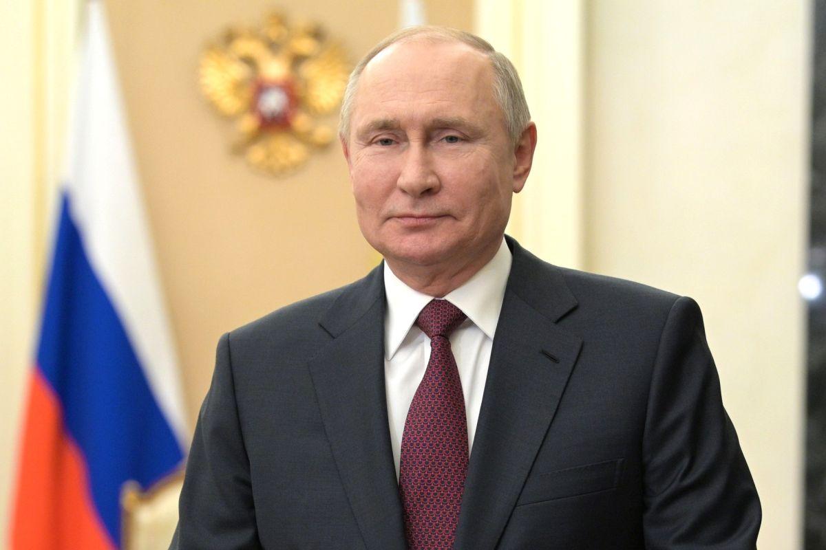Putin miqrantların övladları ilə bağlı yeni qanunu imzaladı