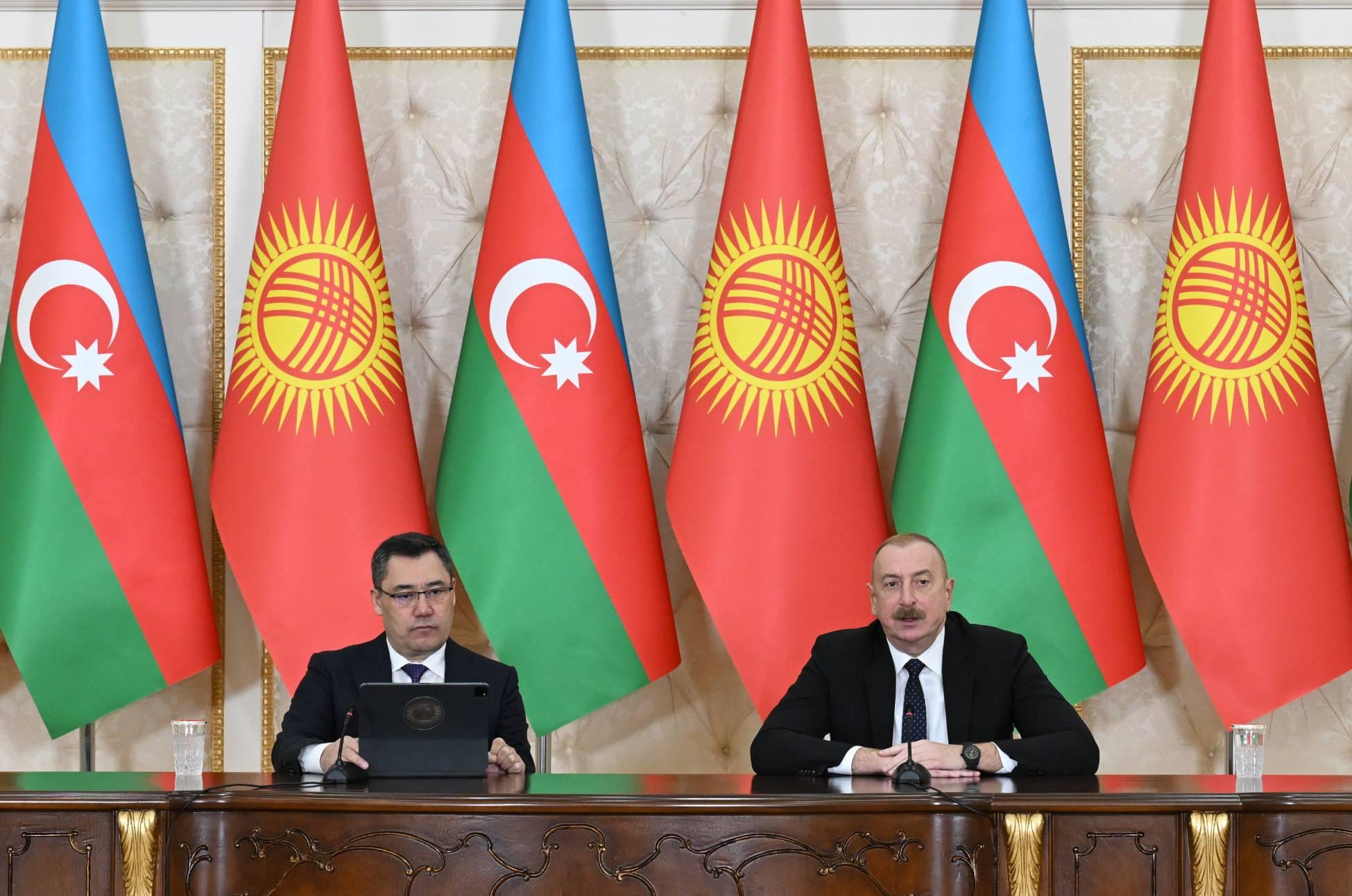 İlham Əliyev və Sadır Japarov mətbuata bəyanatlarla çıxış etdilər
