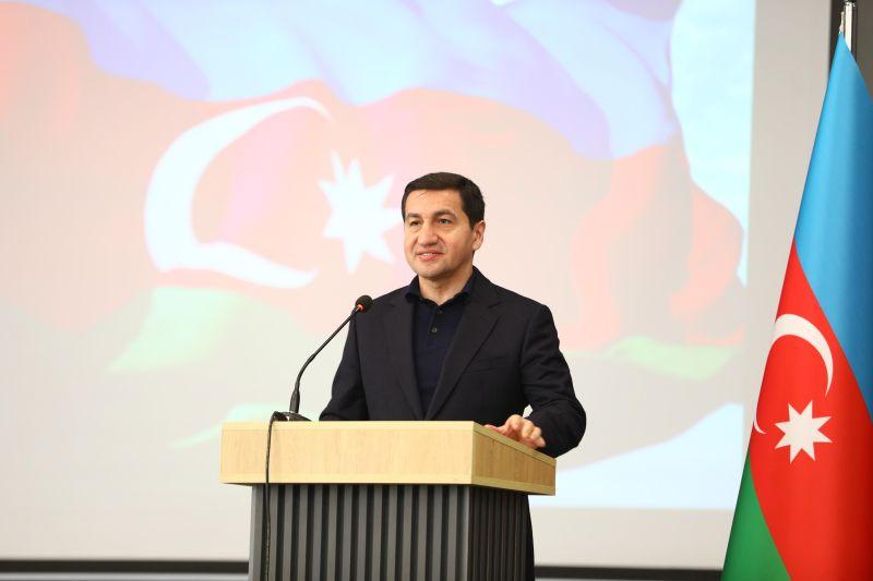 Hikmət Hacıyev: Qarabağ şəhərləri ilə xarici şəhərlər arasında əməkdaşlıq genişlənməlidir