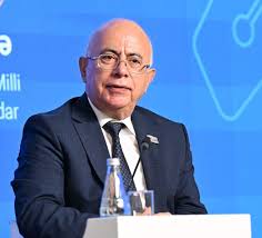 Anar İskəndərov: Dərsliklərdə problemlər var